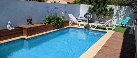 حمّام سباحة خارجي