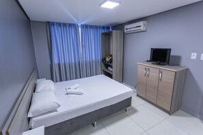 Standaard kamer | 1 slaapkamer, een bureau, een laptopwerkplek, gratis wifi