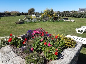 Property grounds - House 400m from the sea and beaches and the GR 34 (Penmarch)