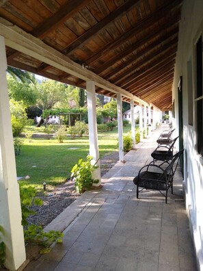 Free daily continental breakfast  - Hotel Plaza Malloa (Malloa)