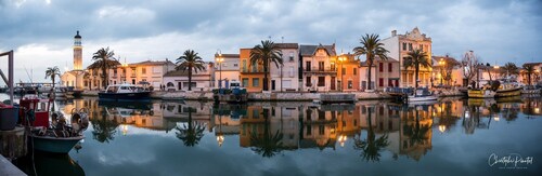 Aigues-Mortes house sleeps 8 6min walk from the ramparts and 6km from the beach