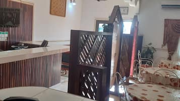 Daily cooked-to-order breakfast for a fee