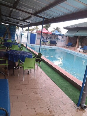 Frühstück, Mittagessen, Abendessen, lokale und internationale Küche 