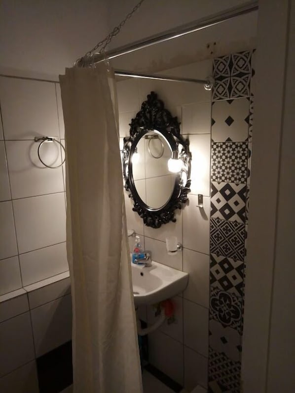 Apartment | Bathroom | Towels