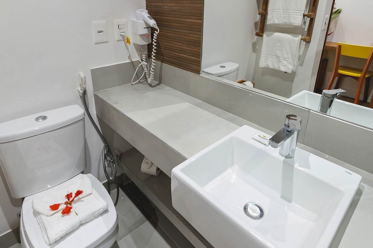 shower, towels, soap, shampoo