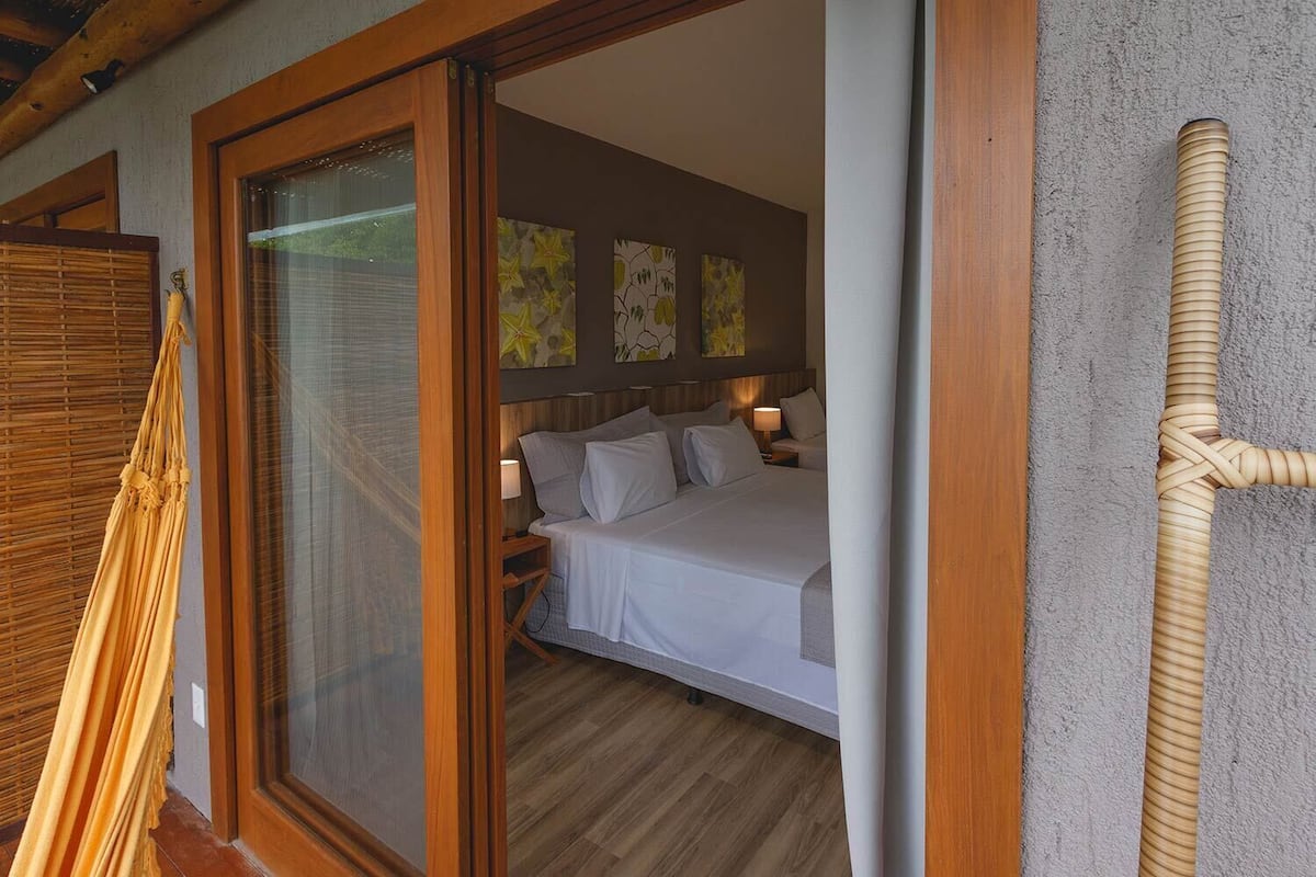 2 bedrooms, minibar, in-room safe, desk