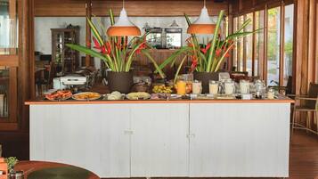 Desayuno buffet incluido todos los días