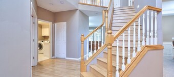 Country Home City Center 3400 sqft 6 bds at Nike Intel 1st floor bedroom 15% off
