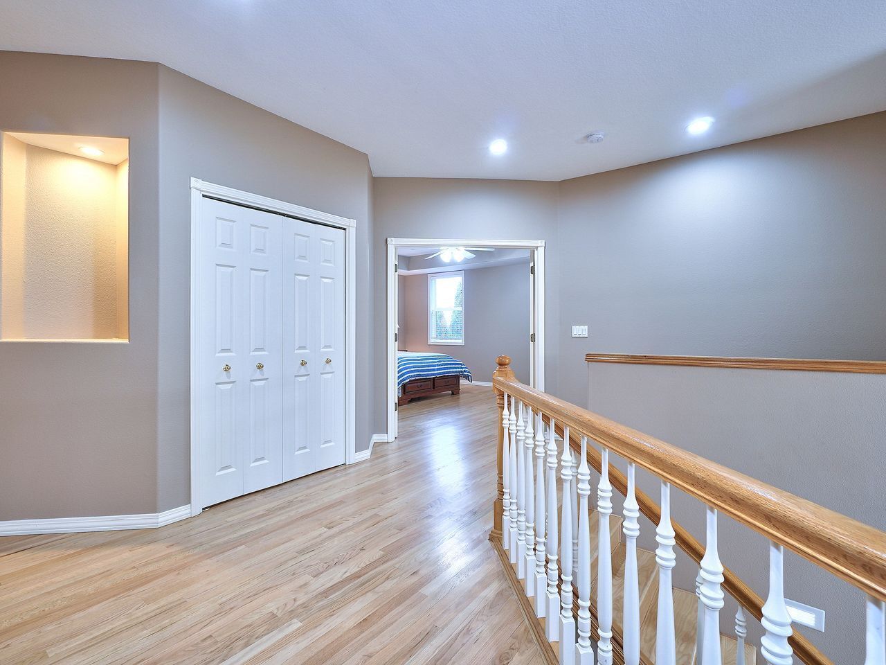 6 habitaciones, escritorio, tabla de planchar con plancha y wifi gratis 