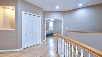 6 habitaciones, escritorio, tabla de planchar con plancha y wifi gratis