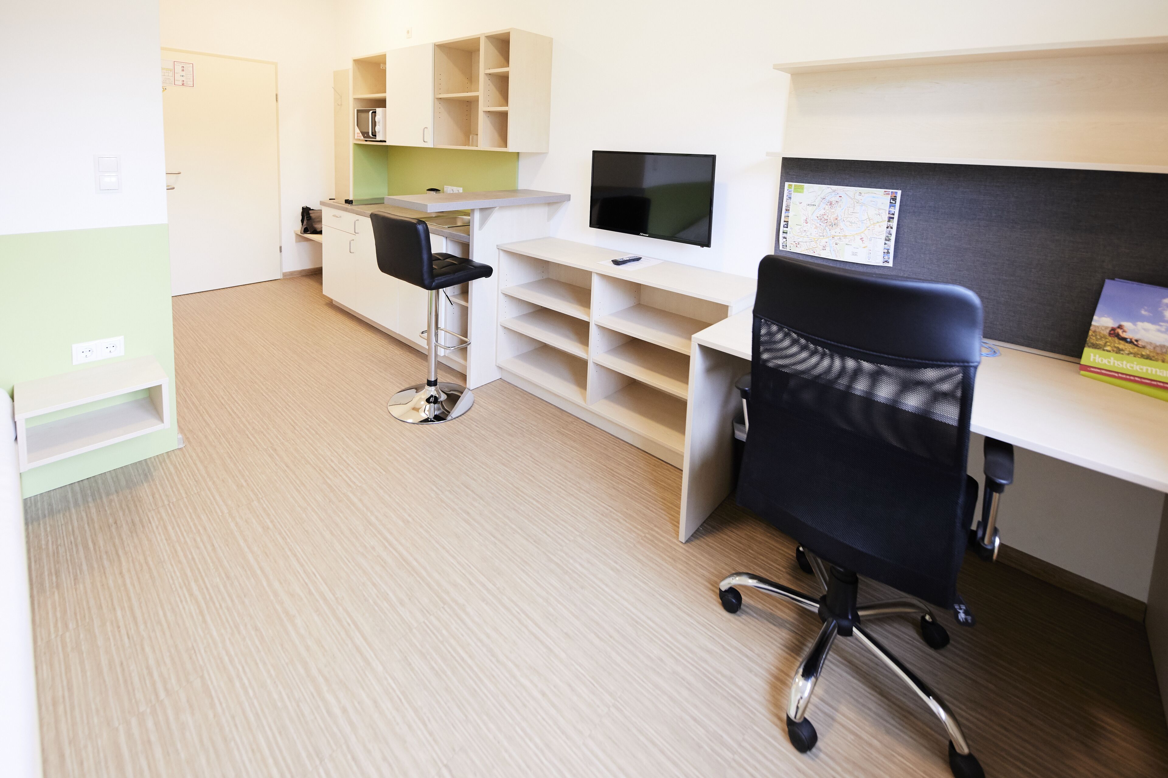 standard single room | room amenity