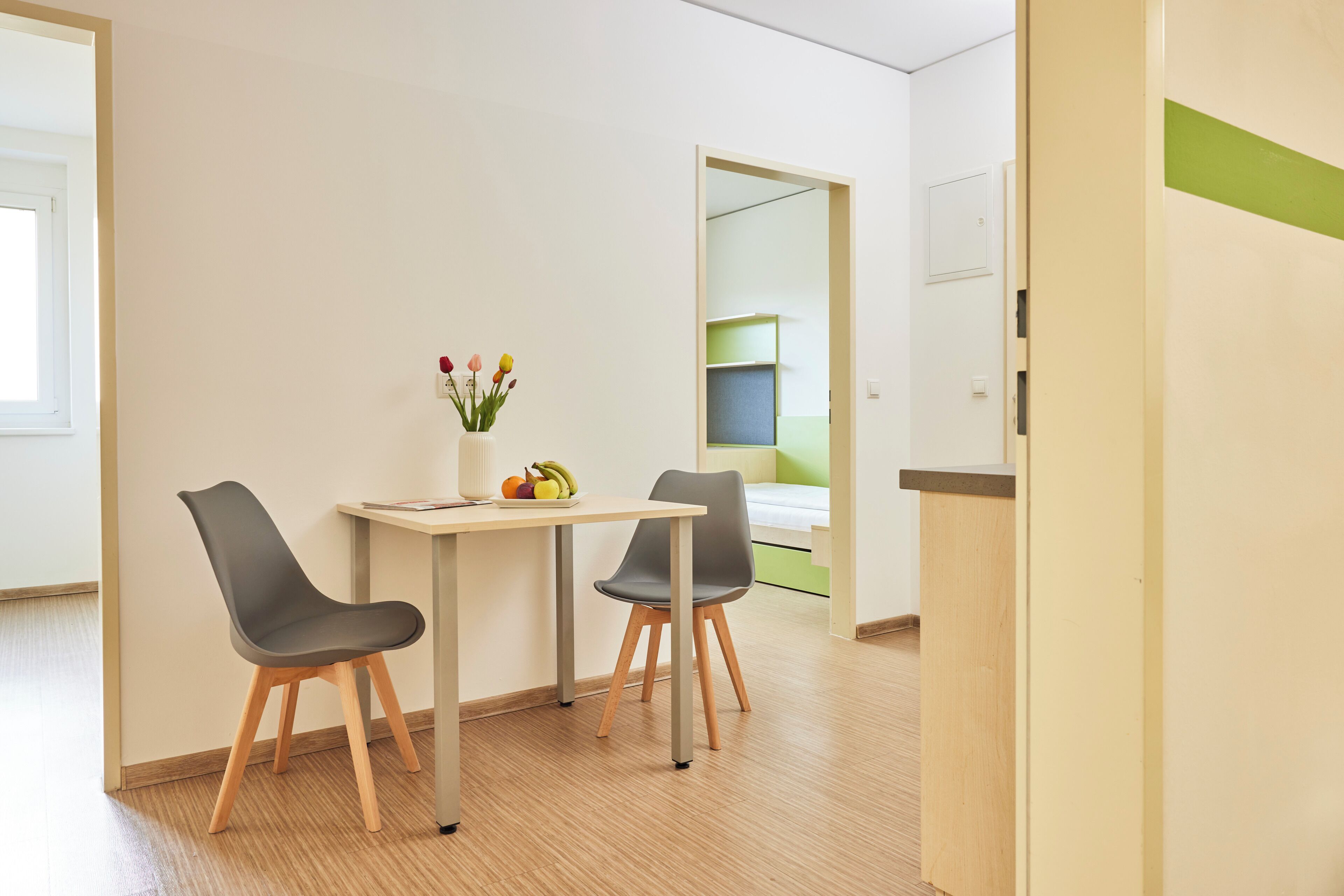Standard-Apartment, 2 Schlafzimmer | Essbereich im Zimmer