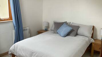 2 dormitorios, tabla de planchar con plancha, wifi y ropa de cama