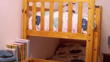 2 soverom, strykejern/-brett, wi-fi og sengetøy