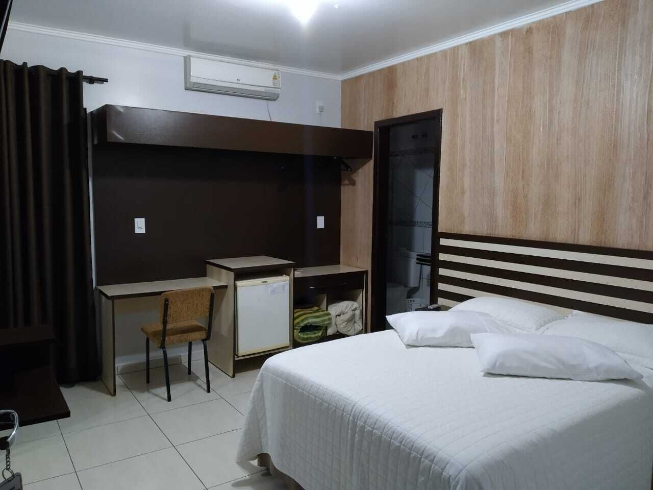 Minibar, wifi gratis y ropa de cama 