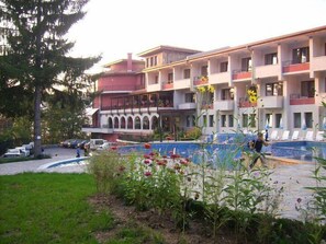 Front of property - Park Hotel Troyan (Troyan)