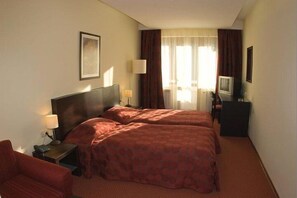 Comfort Twin Room, 2 Single Beds | Iron/ironing board, free WiFi - Park Hotel Troyan (Troyan)