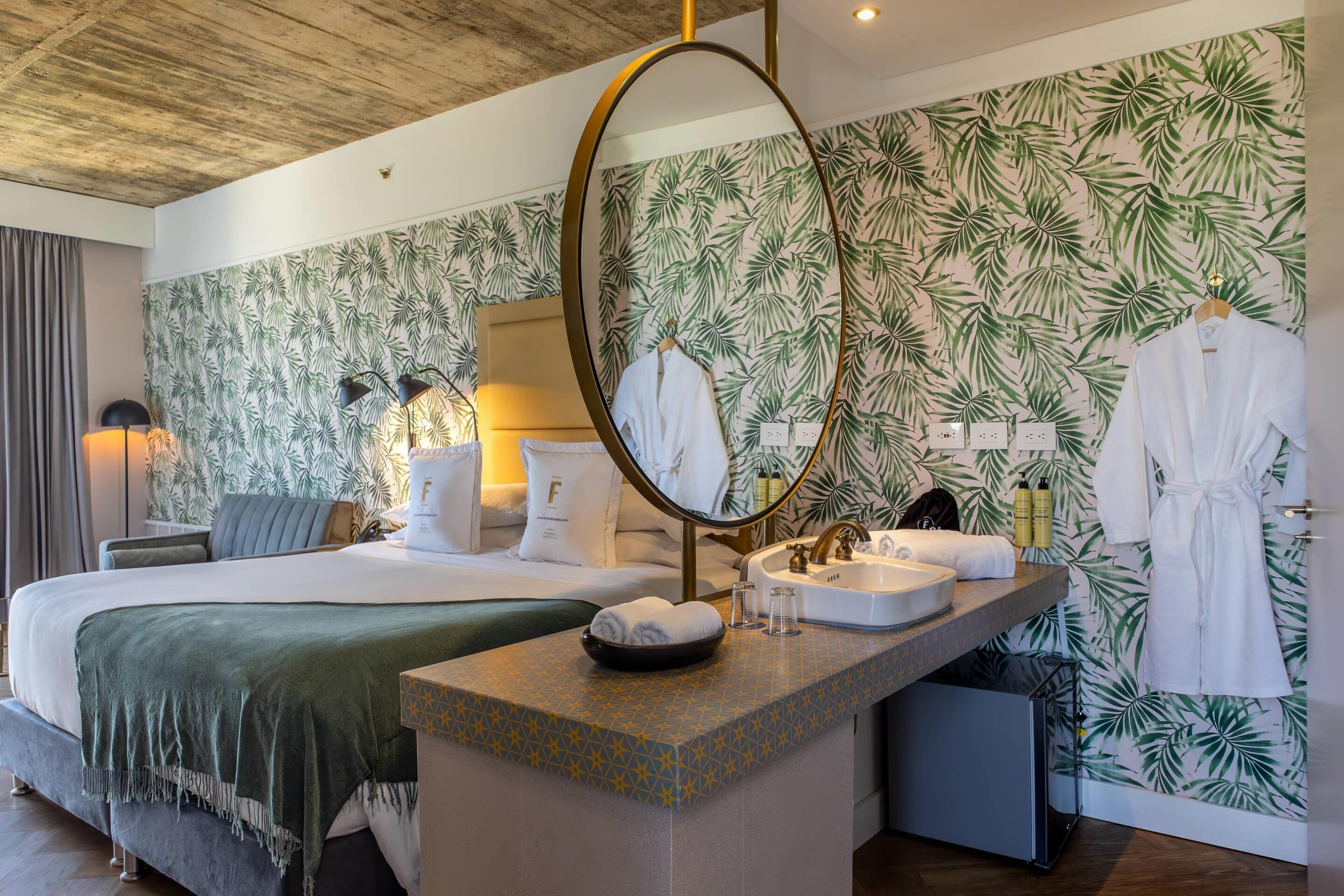 Premium Room, 1 King Bed, Non Smoking, Balcony | Premium bedding, down comforters, minibar, in-room safe