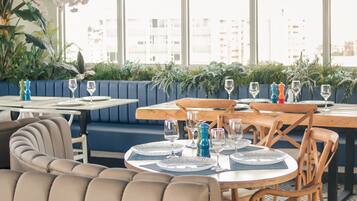 2 restaurants, Italian cuisine