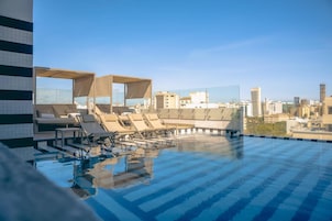 Outdoor pool, sun loungers