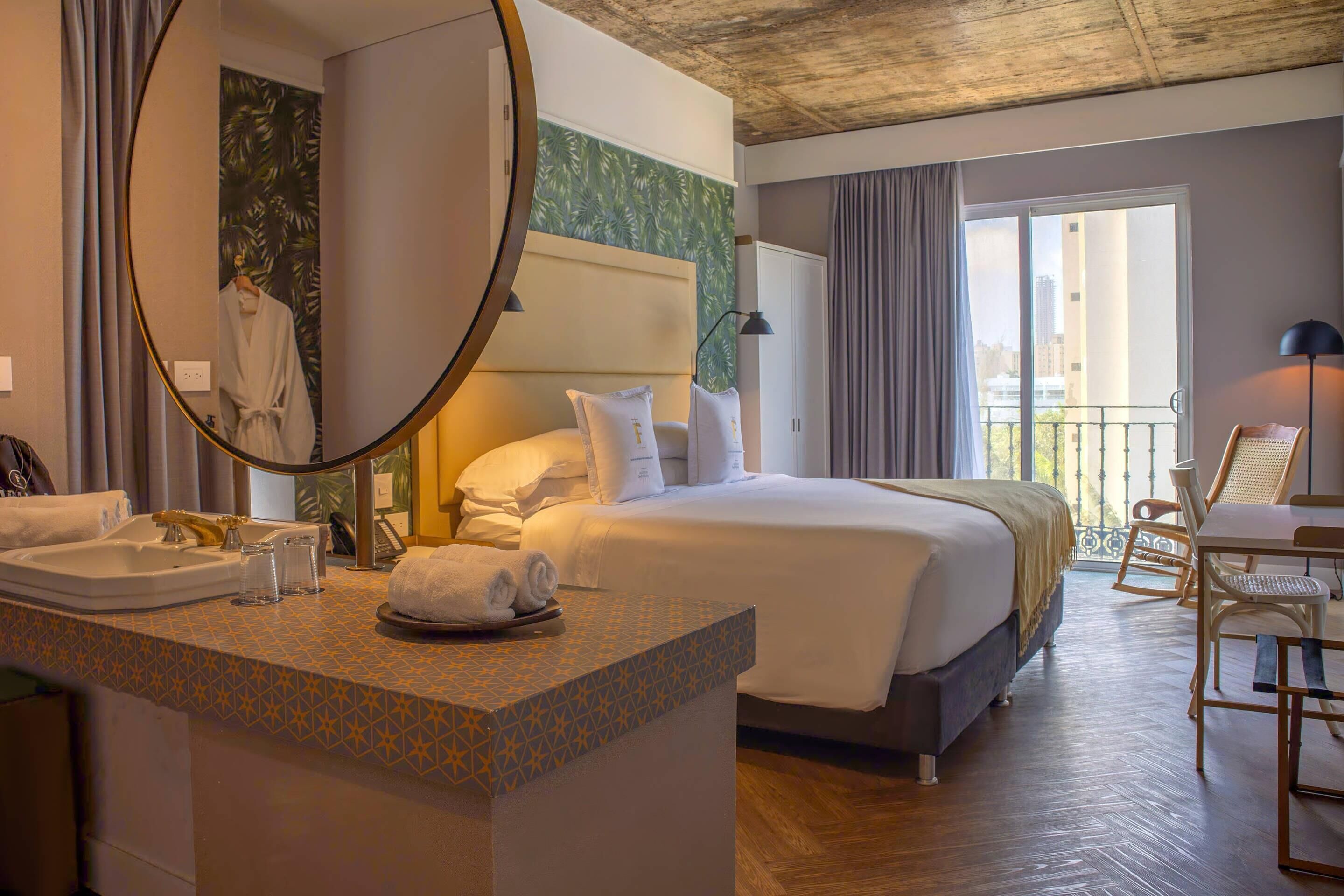 Kamar, 1 Tempat Tidur King, Bebas Asap Rokok | Seprai premium, selimut bulu angsa, minibar, dan brankas