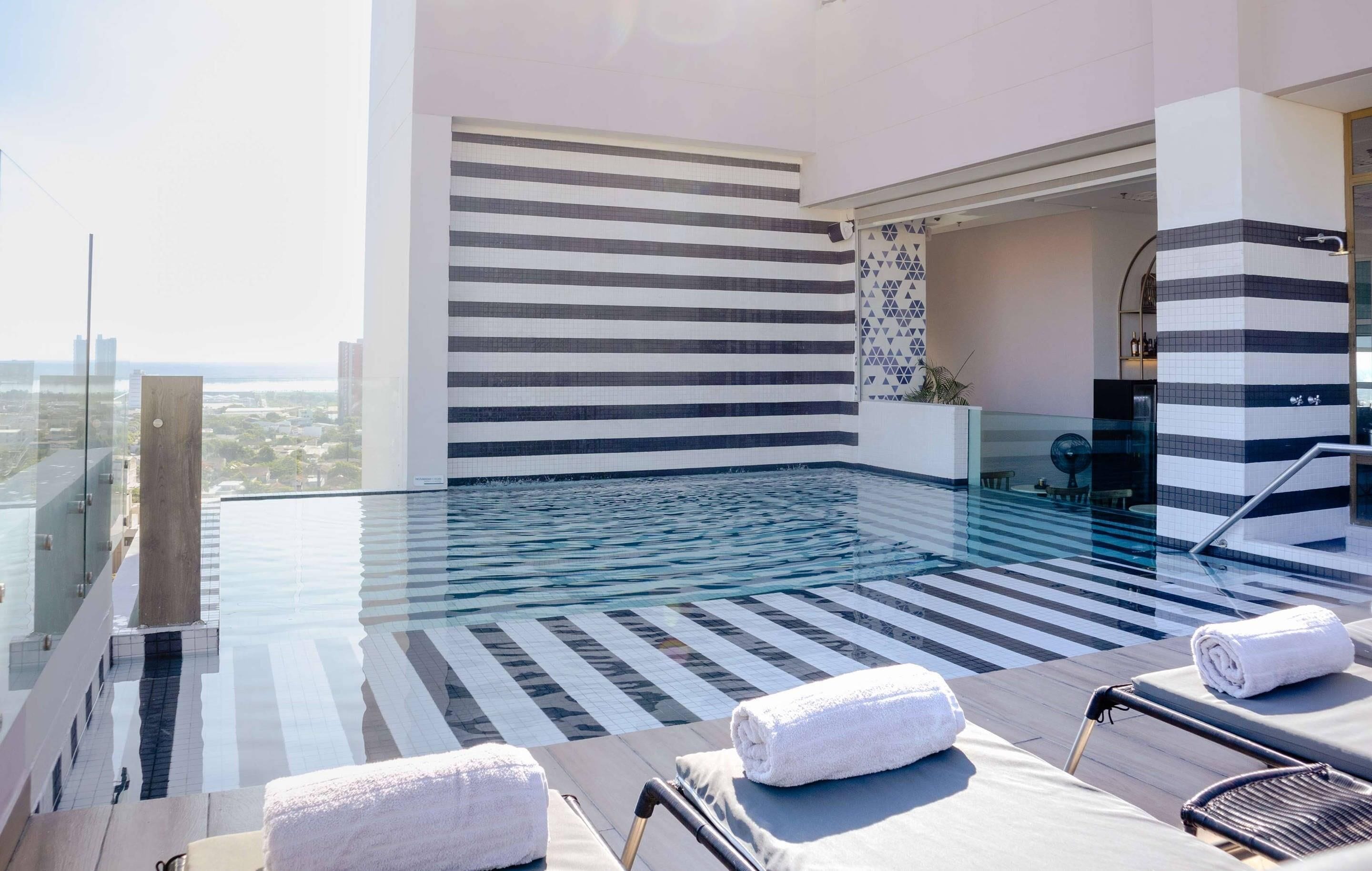 Outdoor pool, pool loungers