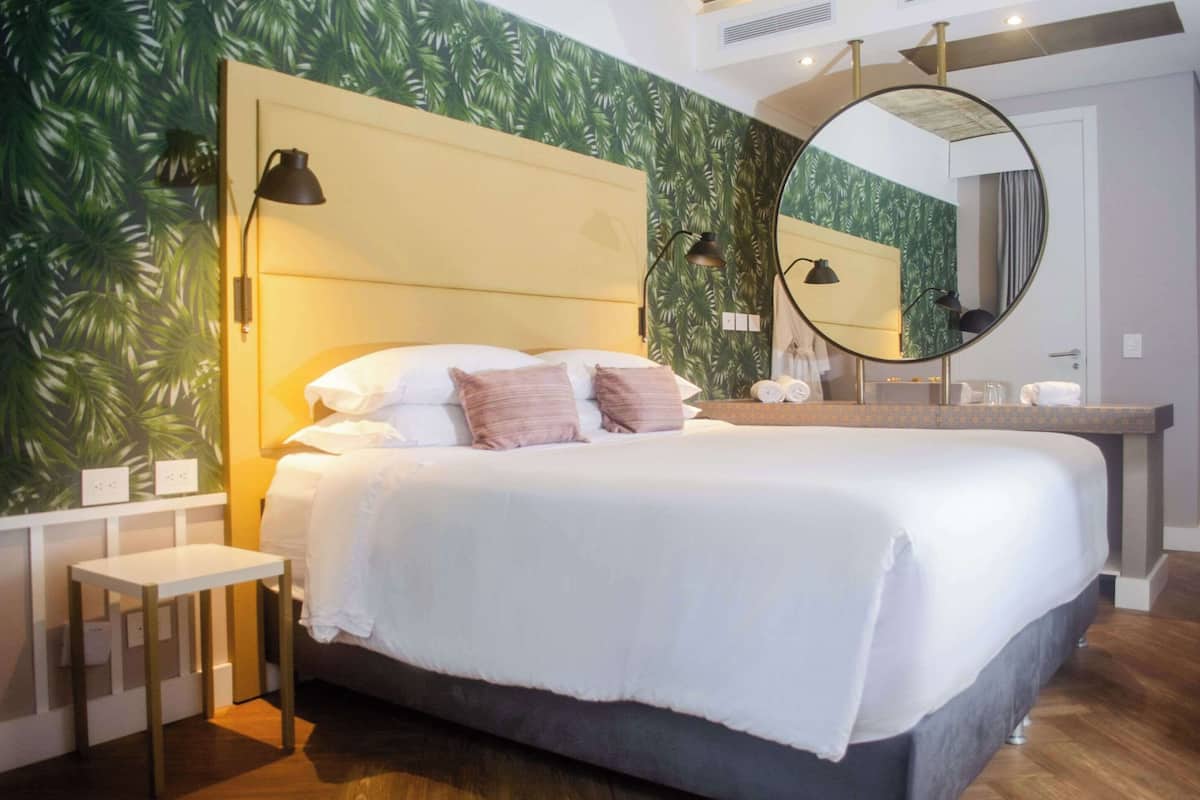Premium Room, 1 King Bed, Non Smoking, Balcony | 1 bedroom, premium bedding, down duvets, minibar