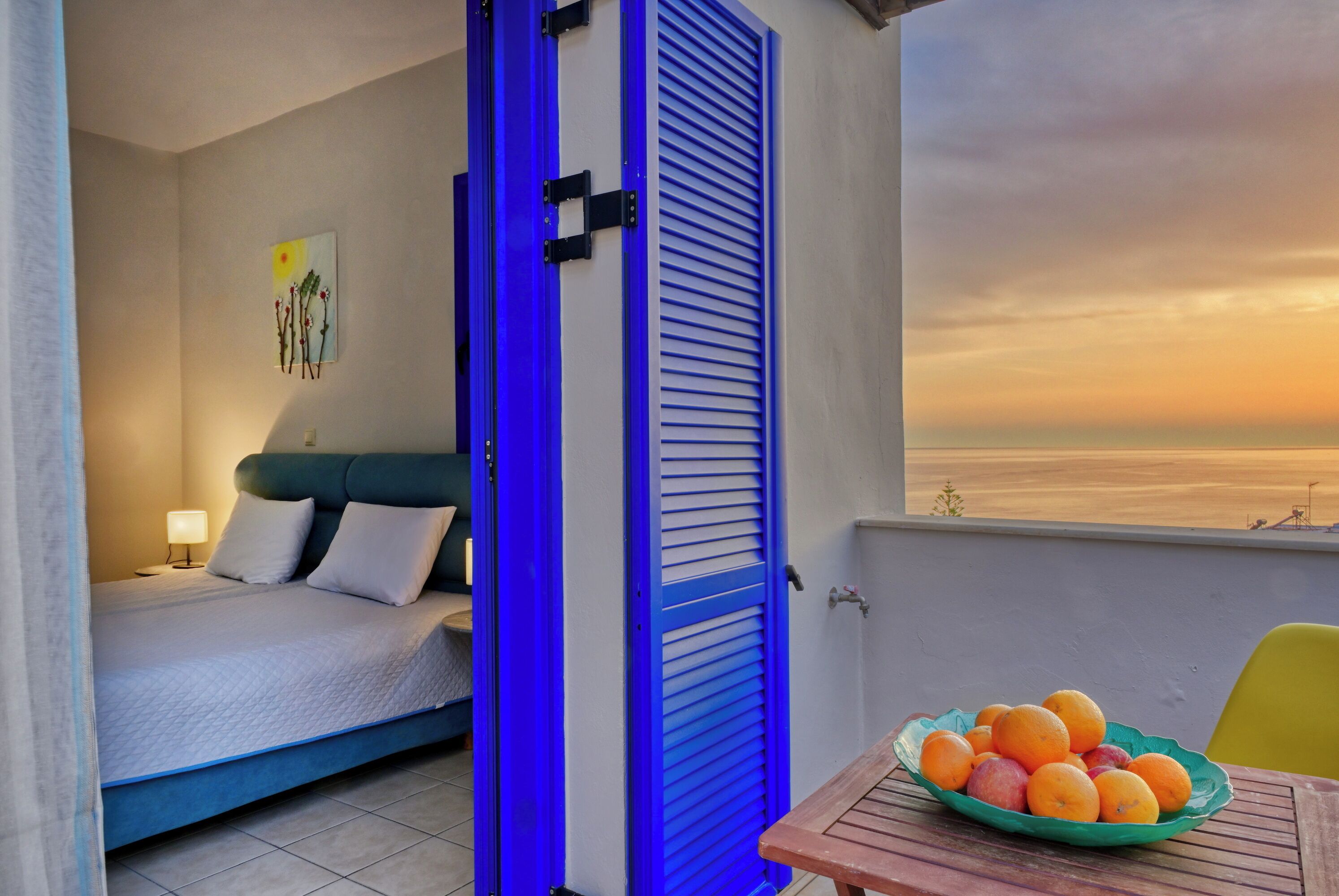 deluxe double / twin room with side sea view | 1 bedroom, in-room safe, individually decorated, individually furnished