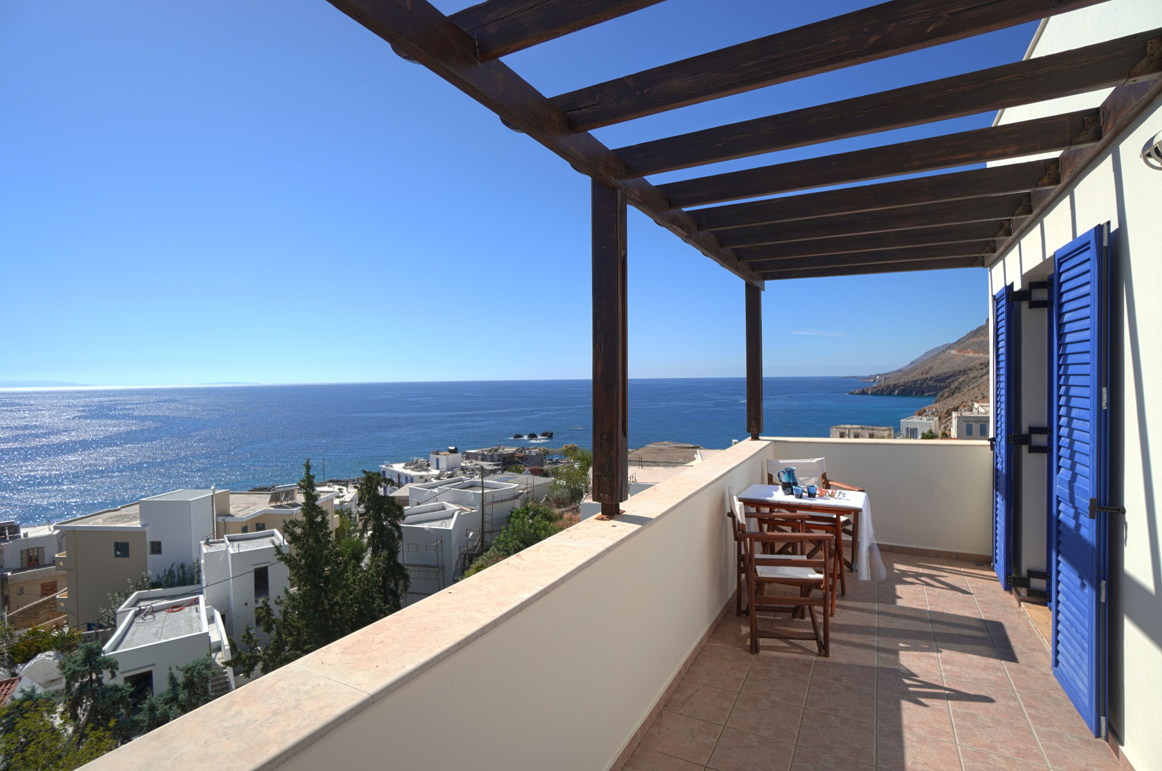 Apartment with Sea View | Caja de seguridad en la habitación y decoración personalizada 