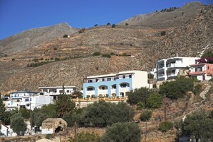 Fachada de la propiedad