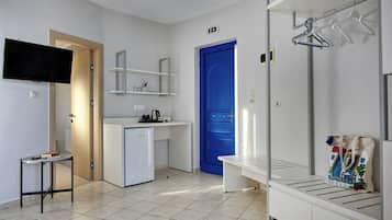 Double /Twin Room with Front Sea View | In-room safe, individually decorated, individually furnished, free WiFi