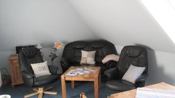 TV, DVD player, books, stereo