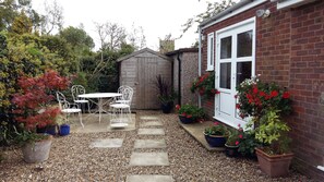 Exterior - Flintstones Bed & Breakfast (Holt)