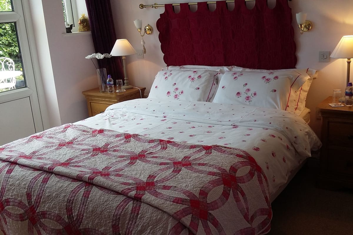 Double Room 2 | WiFi (free), individually decorated, individually furnished