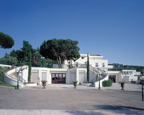Front of property - LH Domus Caesari (Marino)