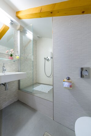 Double Room | Bathroom