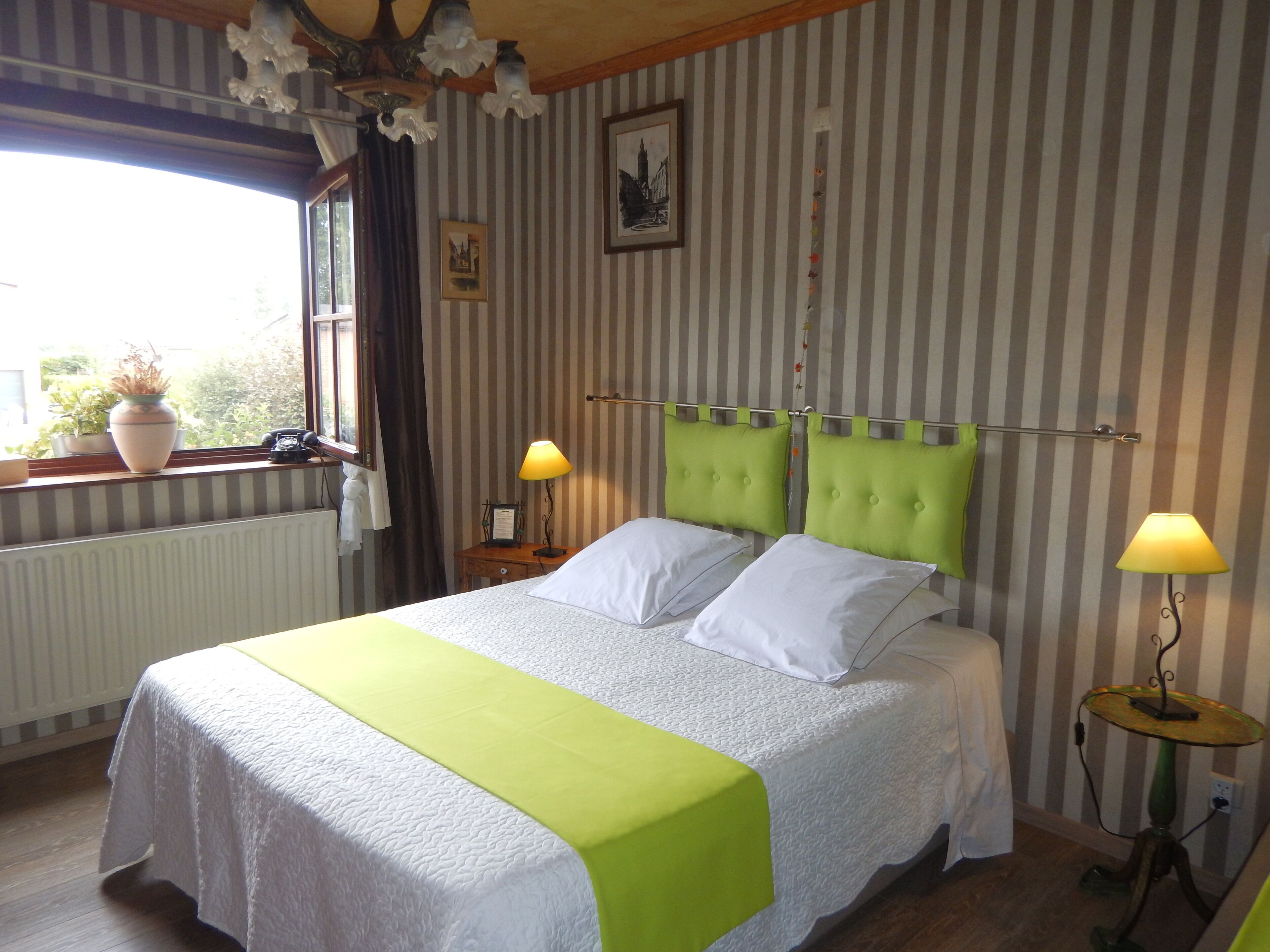 Colchones con pillow-top, minibar, escritorio y cortinas blackout 