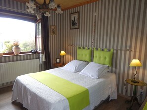 Colchones con pillow-top, minibar, escritorio y cortinas blackout 