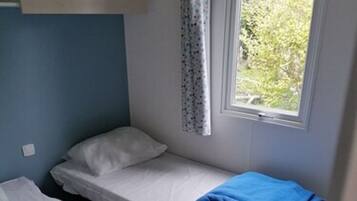 Mobile Home, Multiple Beds | 2 bedrooms, laptop workspace, cribs/infant beds