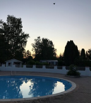 Sesongbasert utendørsbasseng