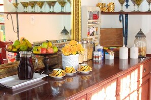 Desayuno inglés diario (ZAR 200 por persona)