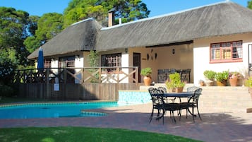 Piscina externa sazonal