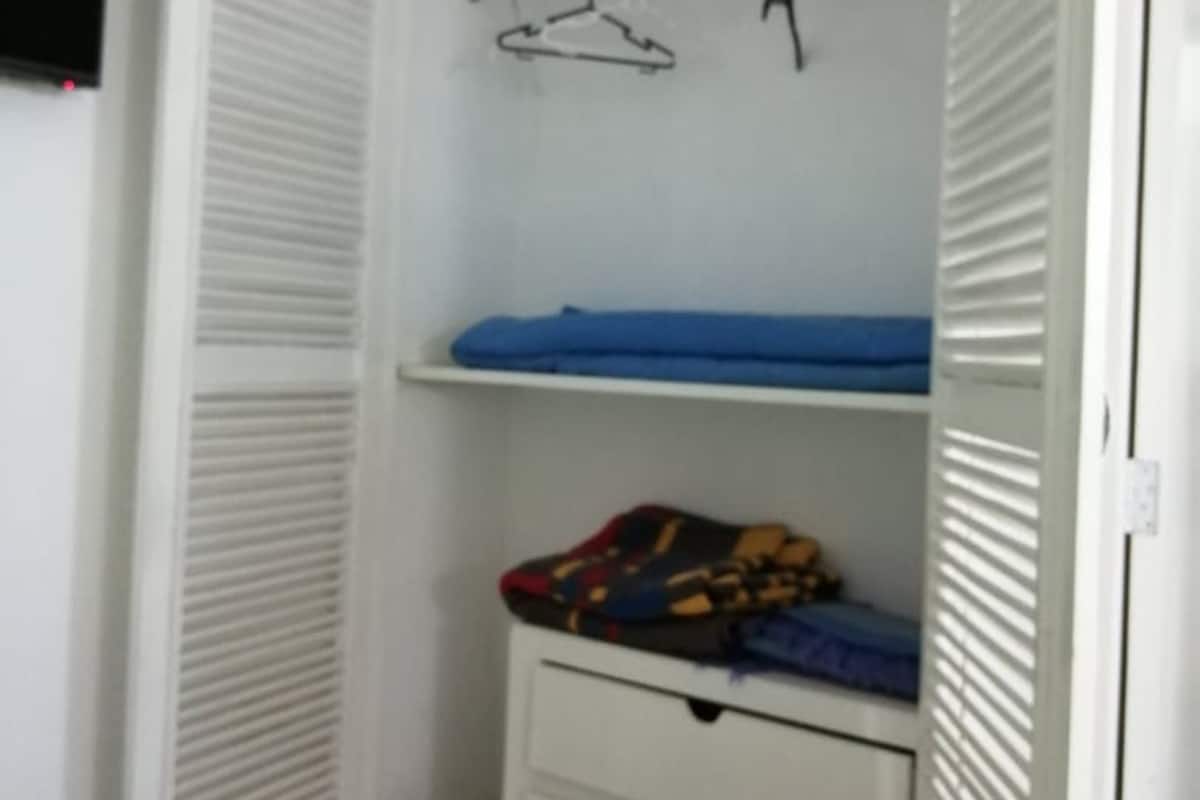 Honeymoon-Studiosuite | 2 Schlafzimmer, Minibar, kostenloses WLAN, BettwÀsche