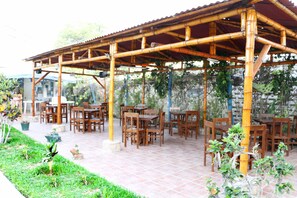 International cuisine, pool views 