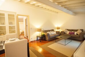 Apartment, 2 Schlafzimmer (ZEINER 1) | Wohnbereich