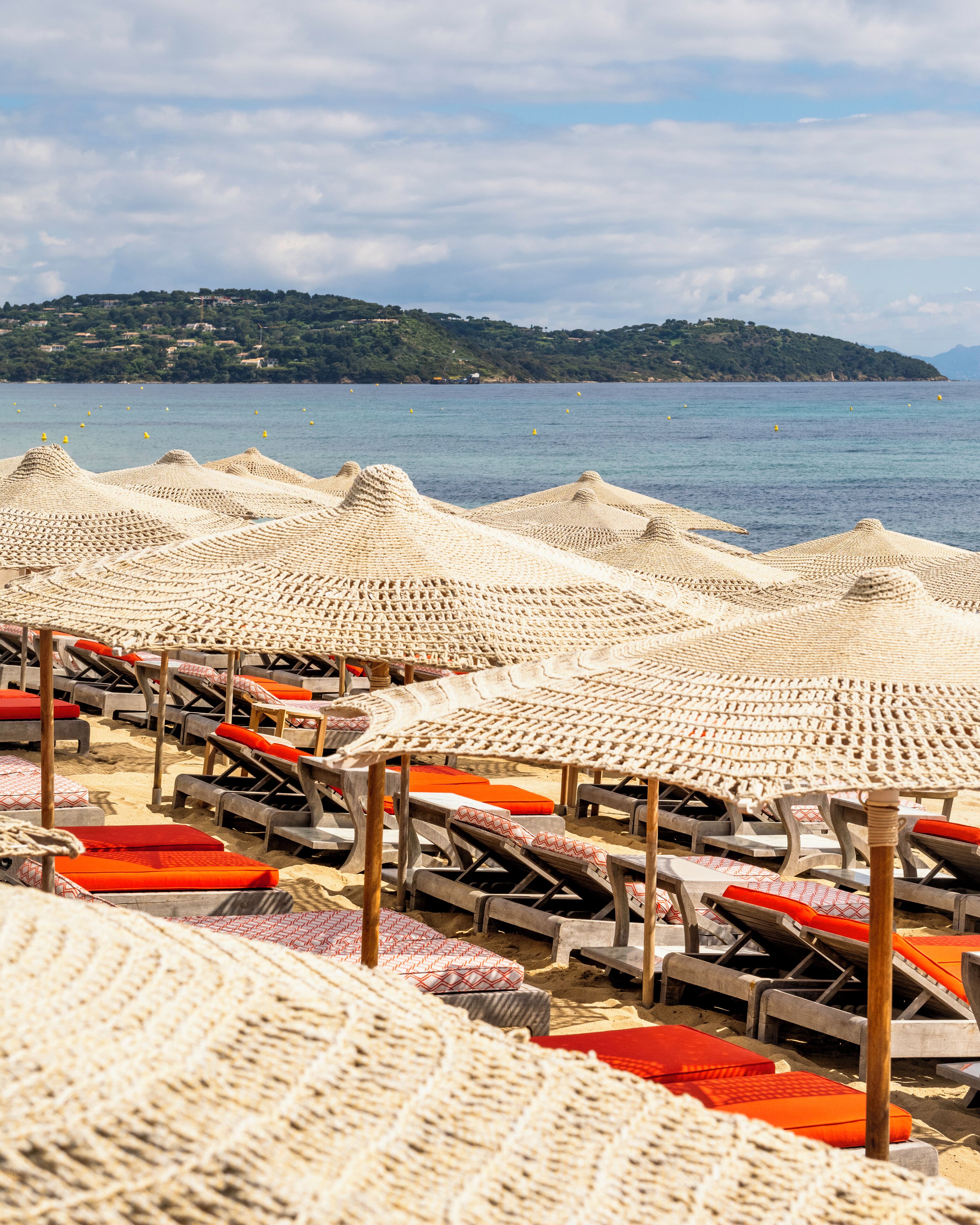 Private beach nearby, white sand, free beach shuttle, free beach cabanas