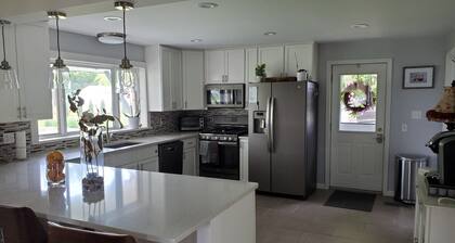 Charming Colonial Home in the Village of Clayton, 3B/2ba, W/D, Patio