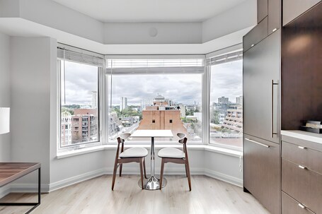 Avalon Suites Yorkville - Image 14