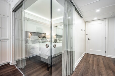 Avalon Suites Yorkville - Image 94