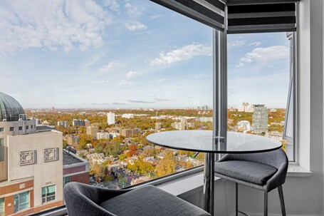 Avalon Suites Yorkville - Image 2